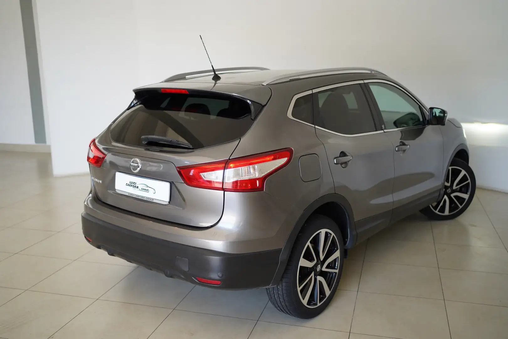 Nissan Qashqai 1.6 dCi 2WD Tekna Bronze - 2