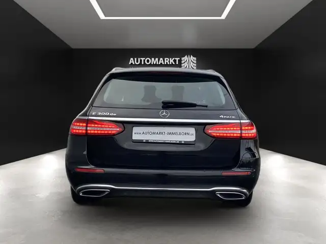 Mercedes-Benz E-Class view 6