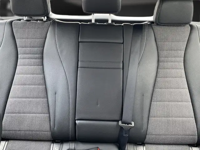 Mercedes-Benz E-Class view 13