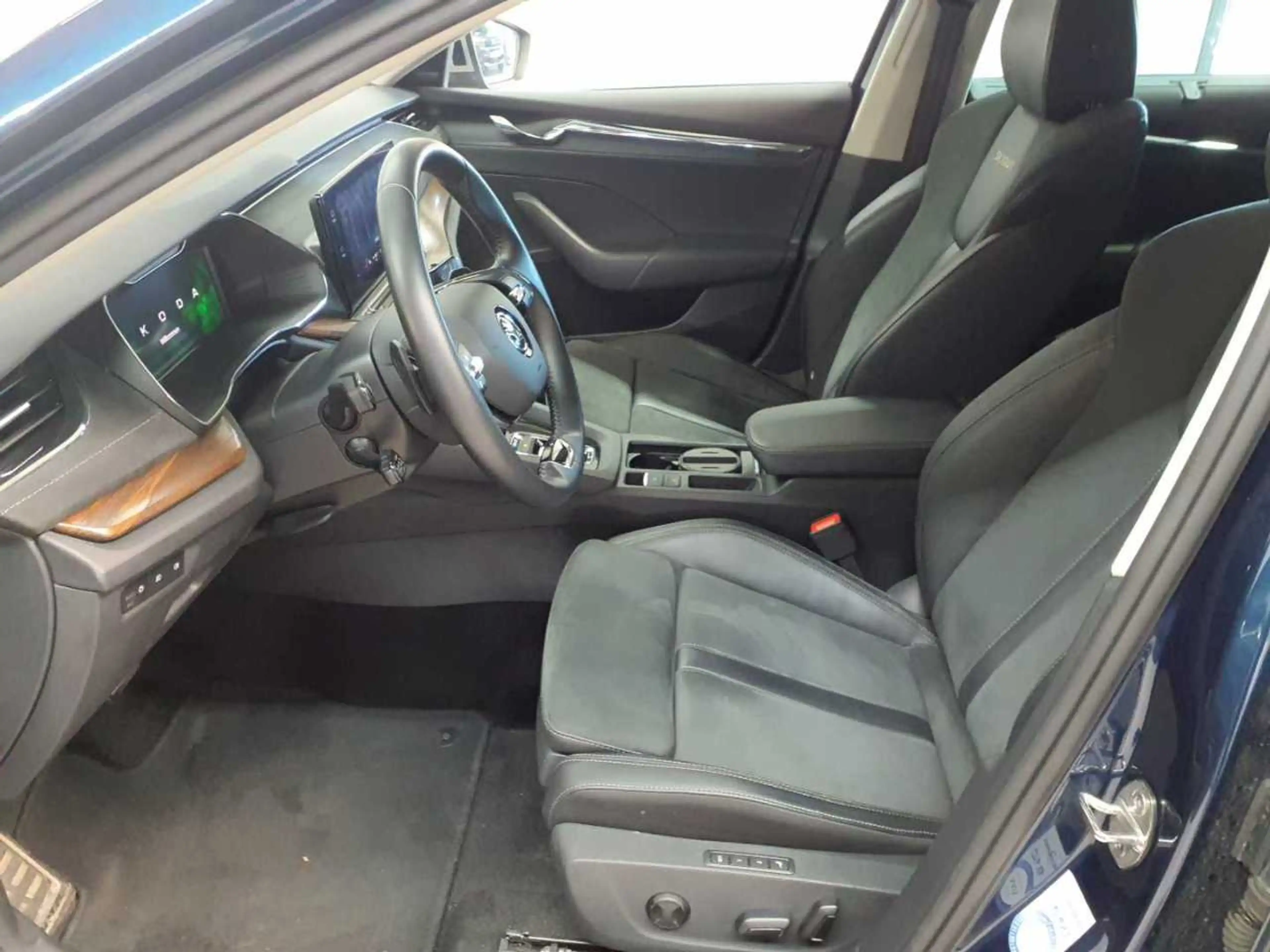 Skoda Octavia Octavia Combi 2.0 TSI DSG 4x4 Scout Navi — photo 8