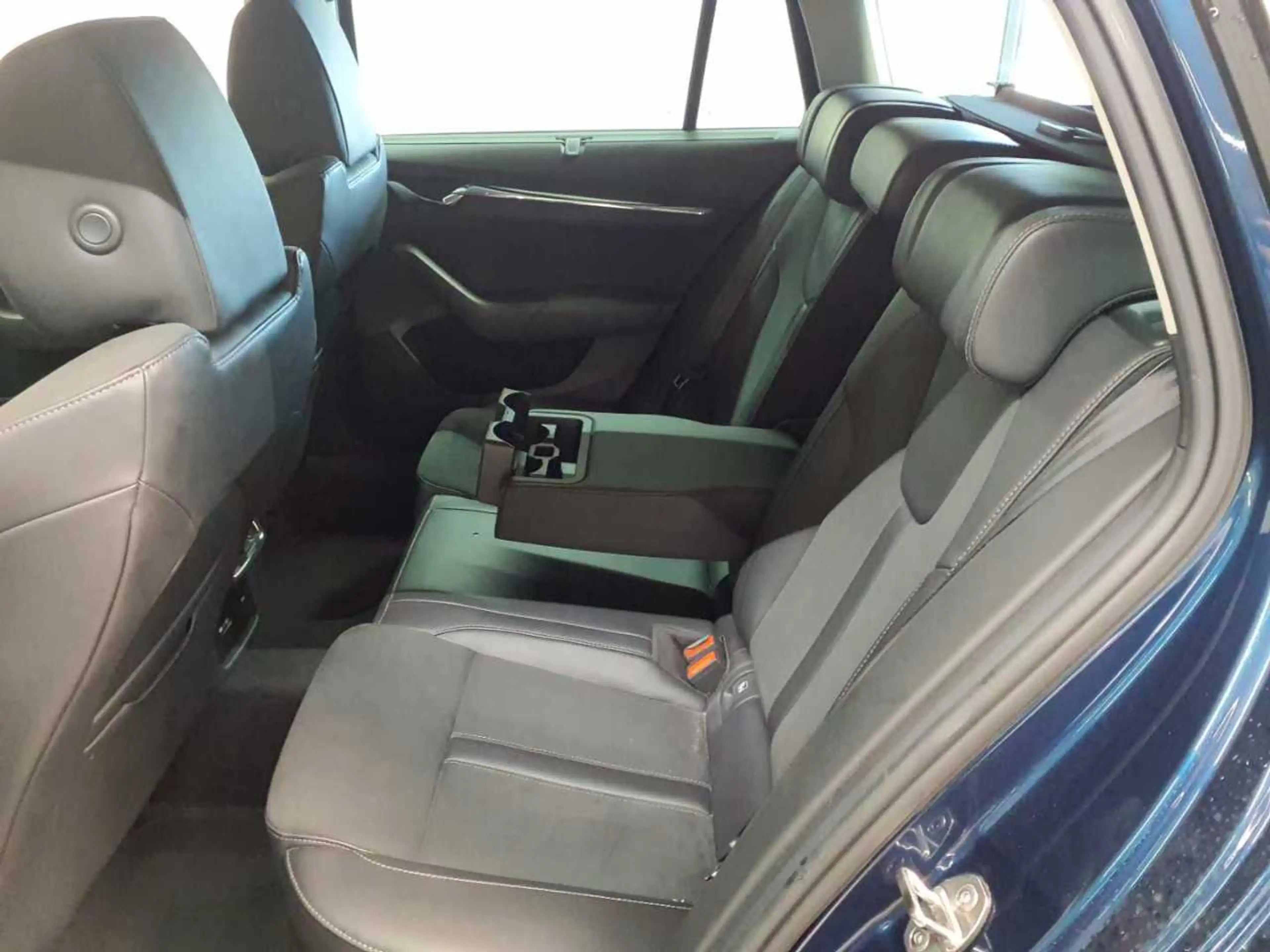 Skoda Octavia Octavia Combi 2.0 TSI DSG 4x4 Scout Navi — photo 14