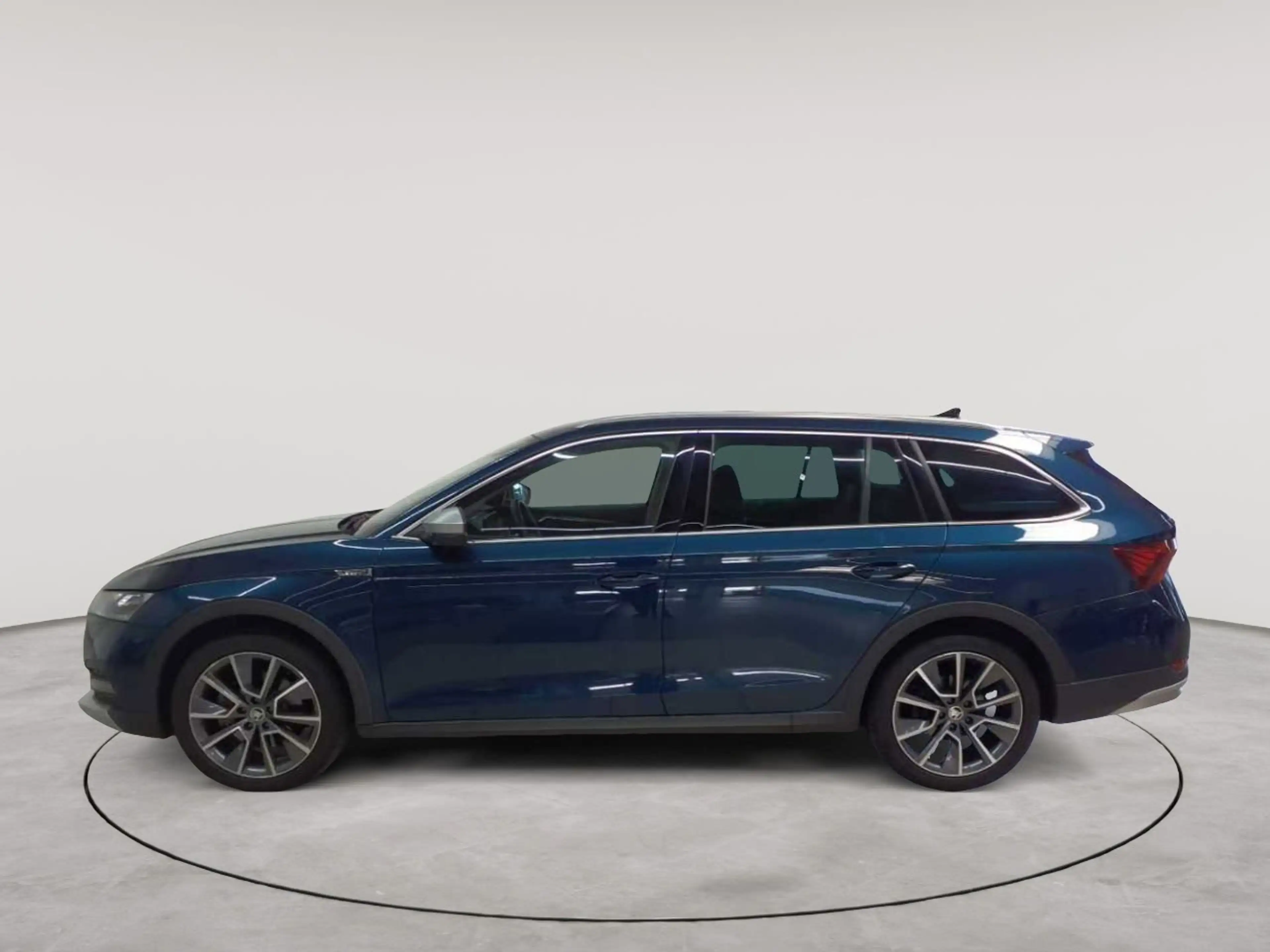 Skoda Octavia Octavia Combi 2.0 TSI DSG 4x4 Scout Navi — photo 6