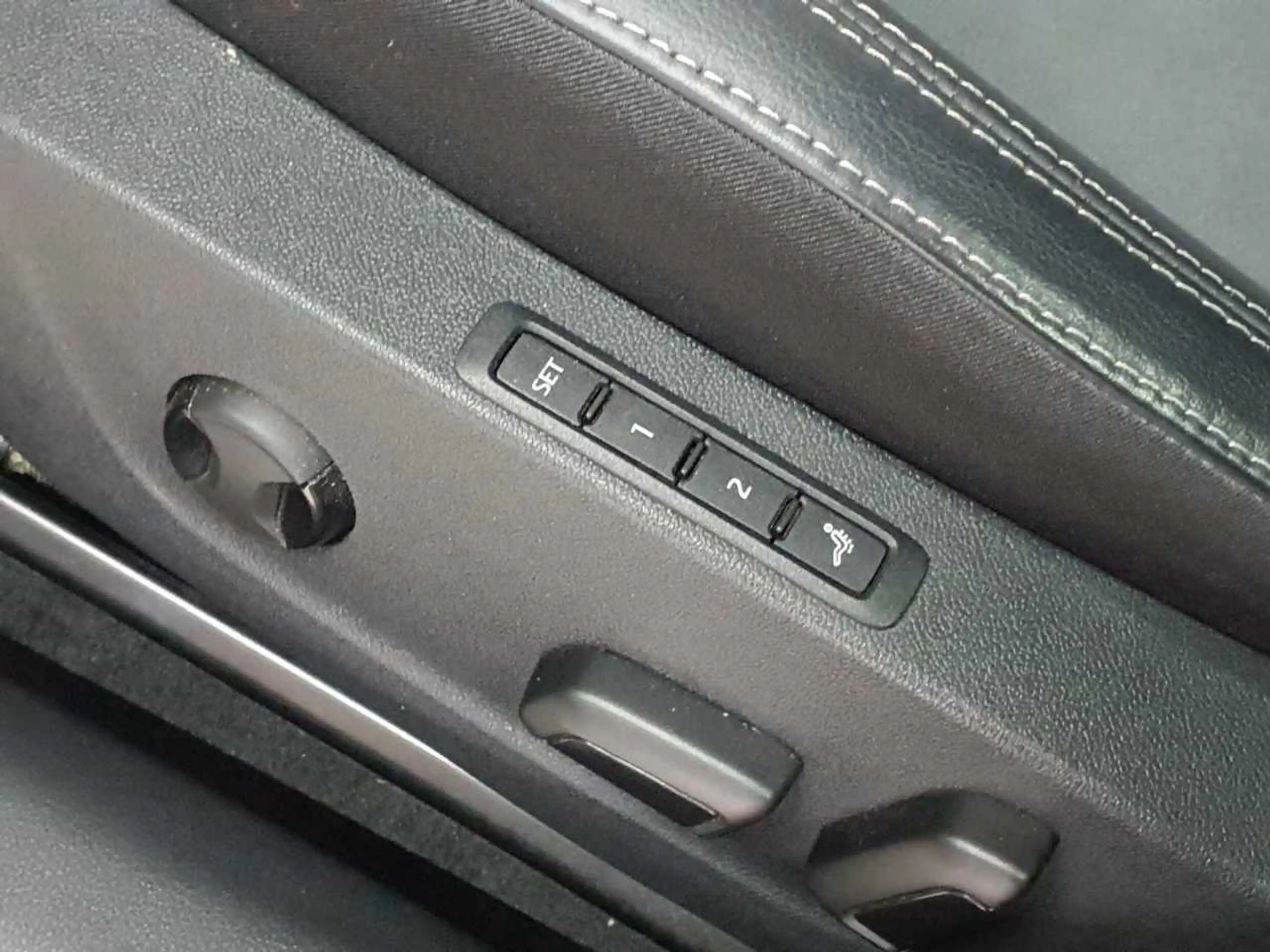 Skoda Octavia Octavia Combi 2.0 TSI DSG 4x4 Scout Navi — photo 18