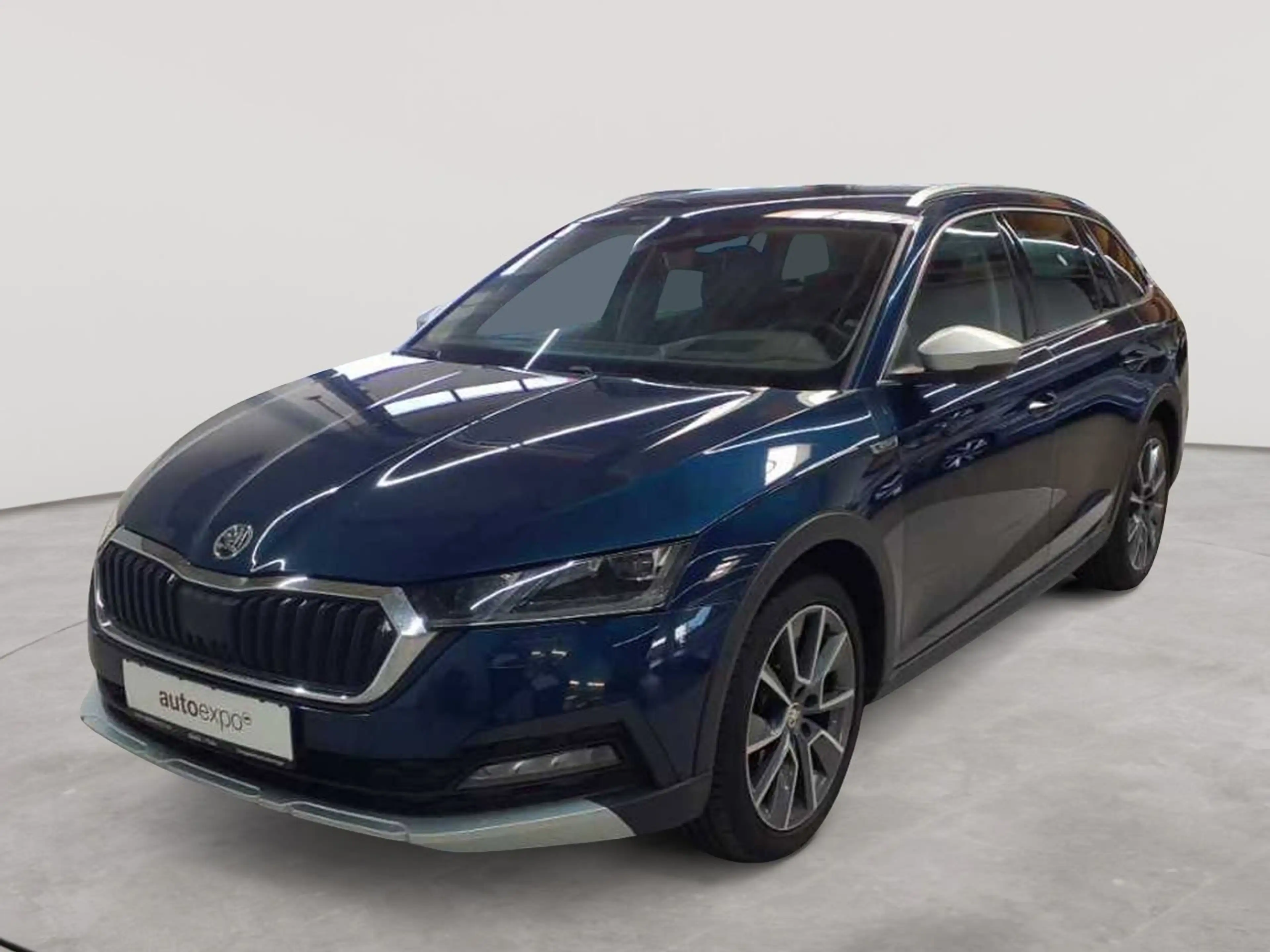 Skoda Octavia Octavia Combi 2.0 TSI DSG 4x4 Scout Navi — photo 2