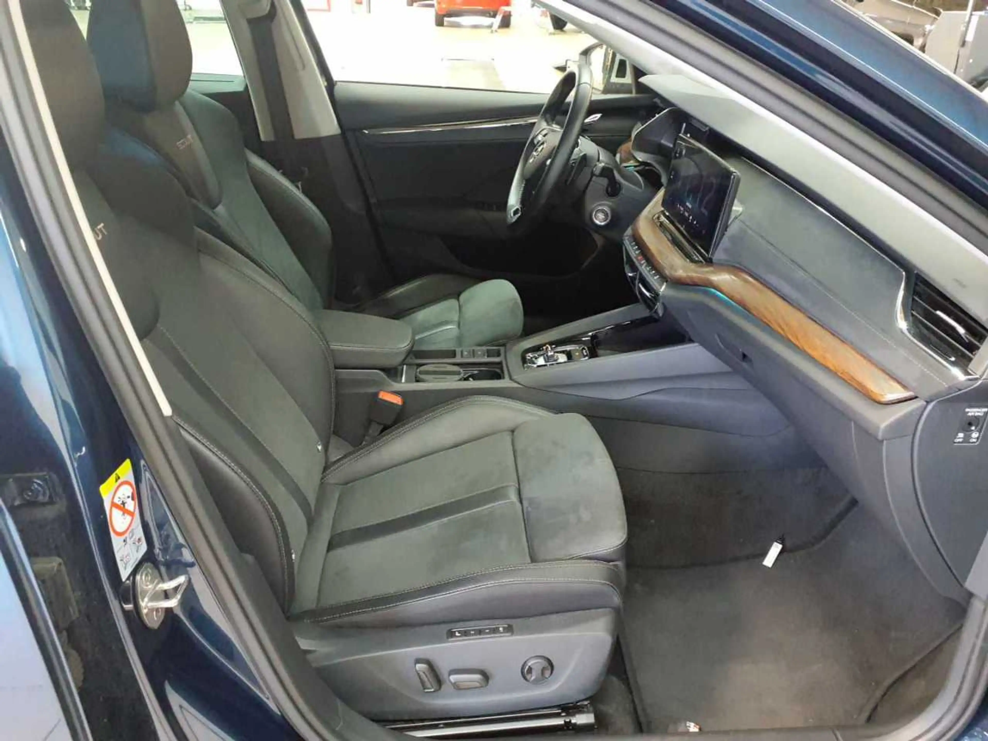 Skoda Octavia Octavia Combi 2.0 TSI DSG 4x4 Scout Navi — photo 7