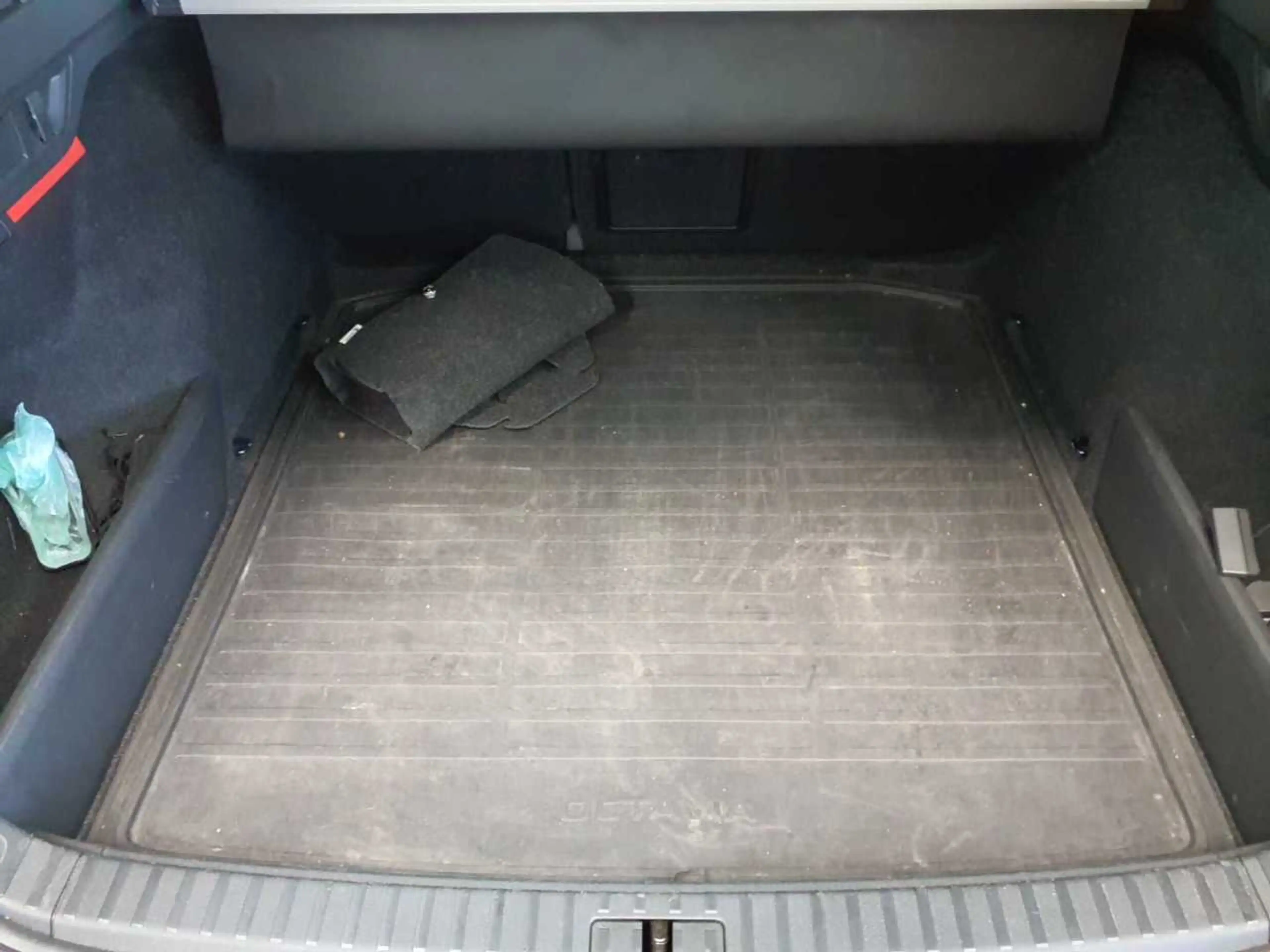 Skoda Octavia Octavia Combi 2.0 TSI DSG 4x4 Scout Navi — photo 15