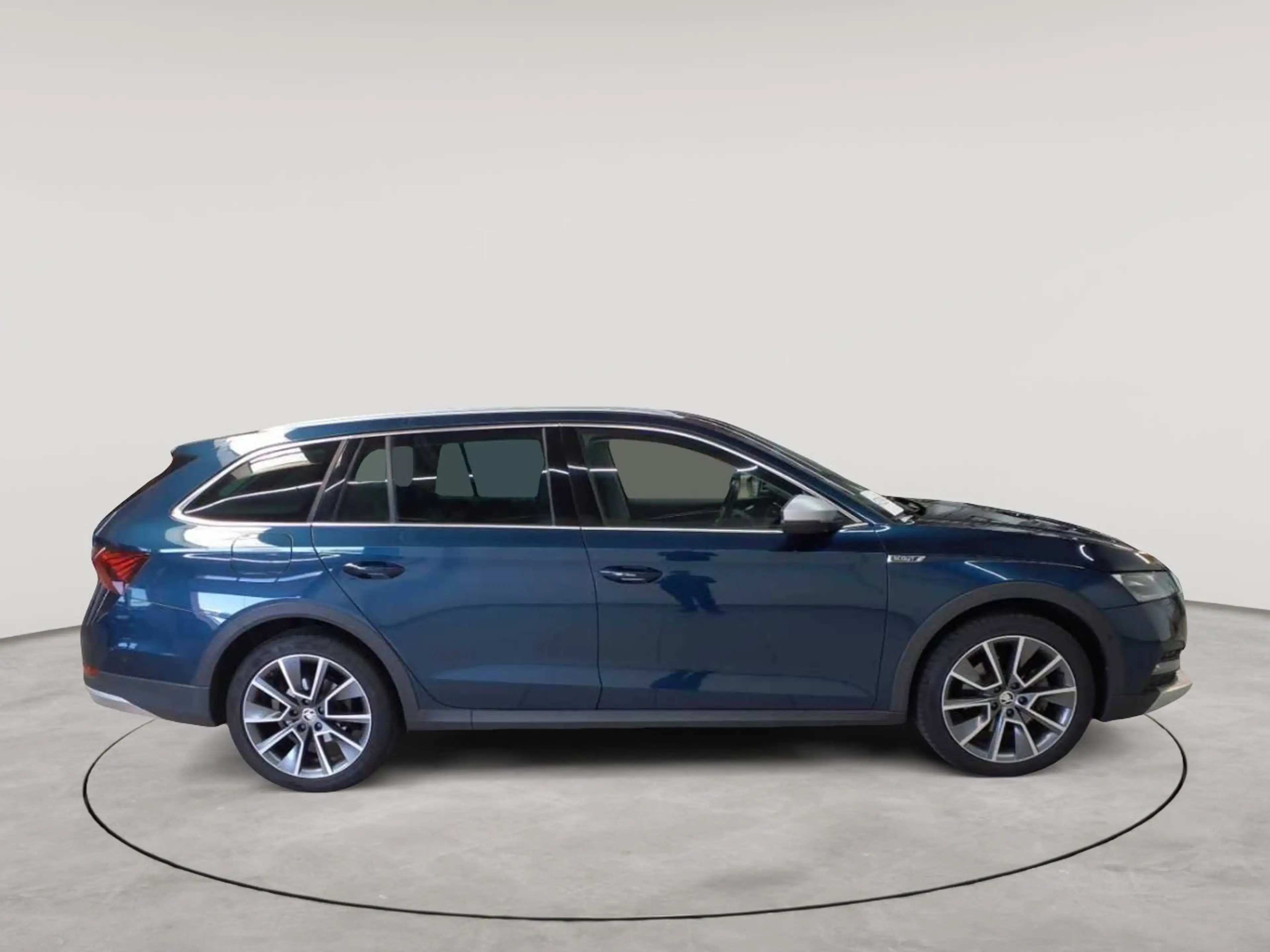 Skoda Octavia Octavia Combi 2.0 TSI DSG 4x4 Scout Navi — photo 3