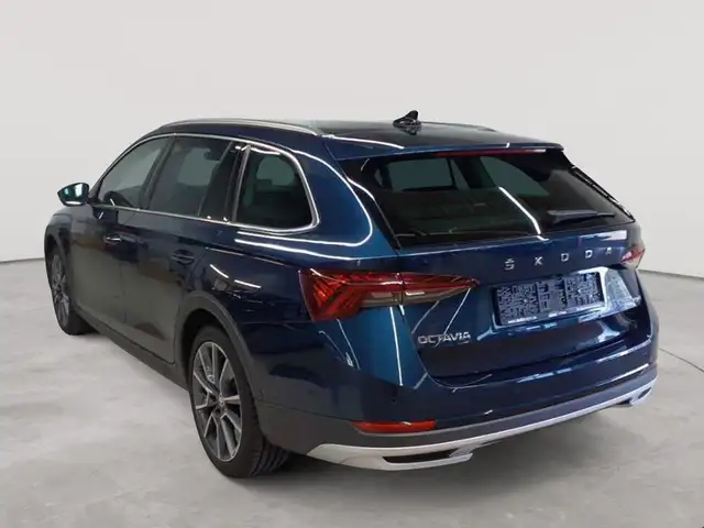 Skoda Octavia view 5