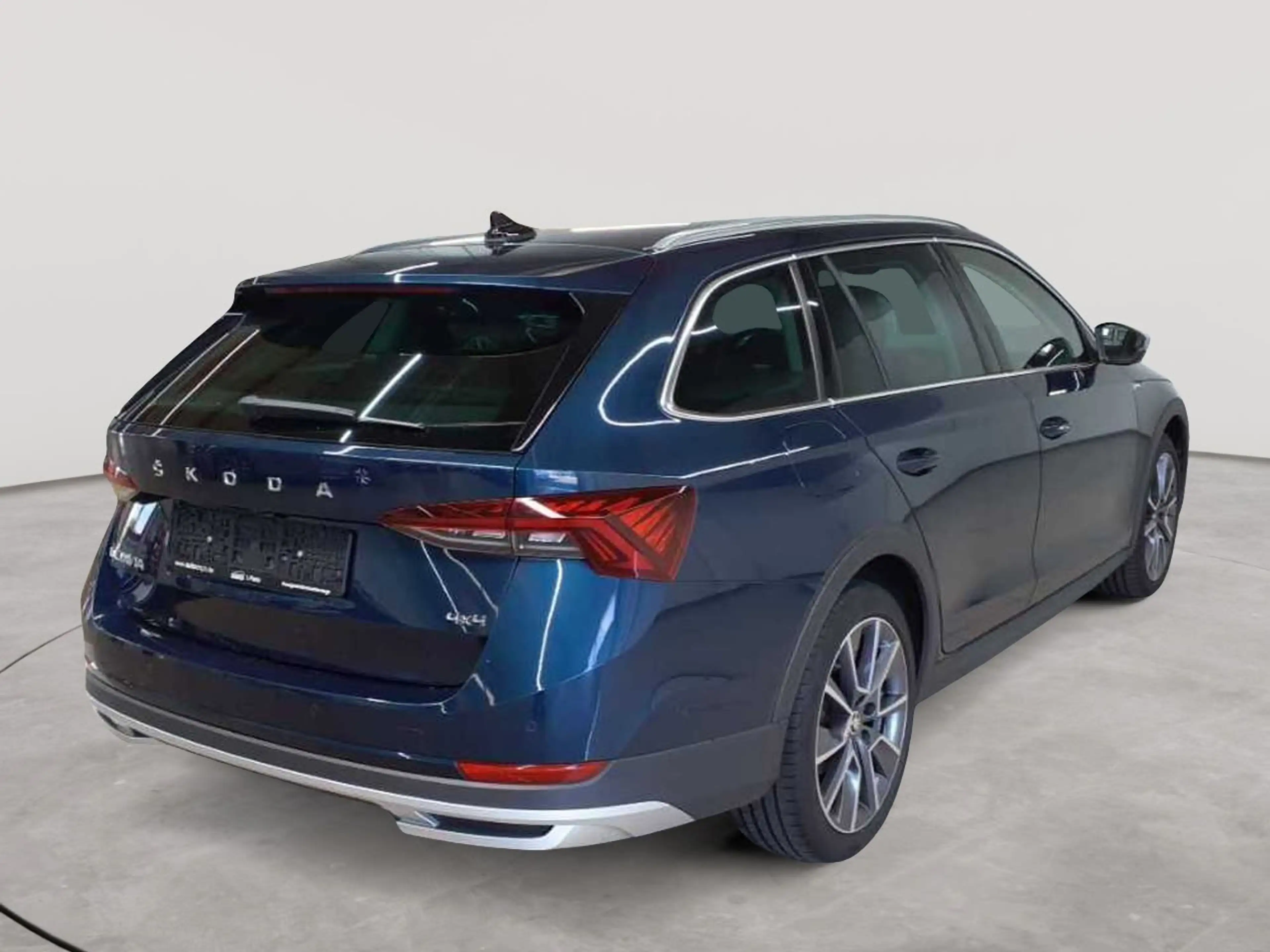 Skoda Octavia Octavia Combi 2.0 TSI DSG 4x4 Scout Navi — photo 4