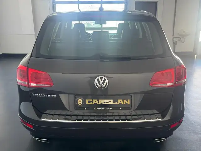 Volkswagen Touareg view 13