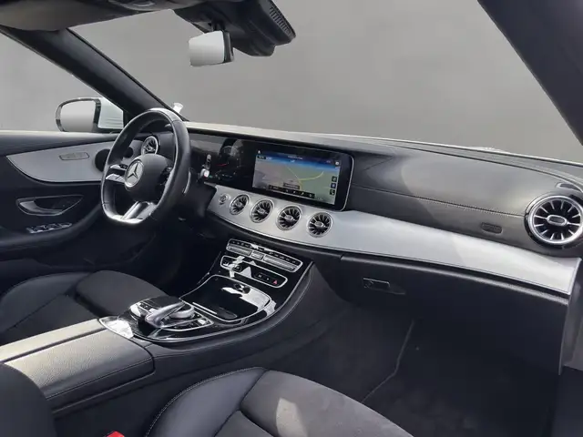 Mercedes-Benz E-Class view 13