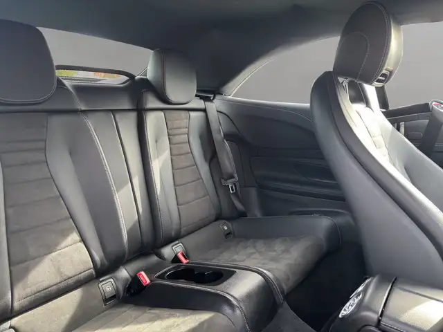 Mercedes-Benz E-Class view 12