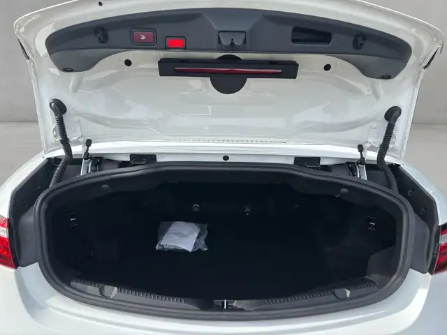 Mercedes-Benz E-Class view 7