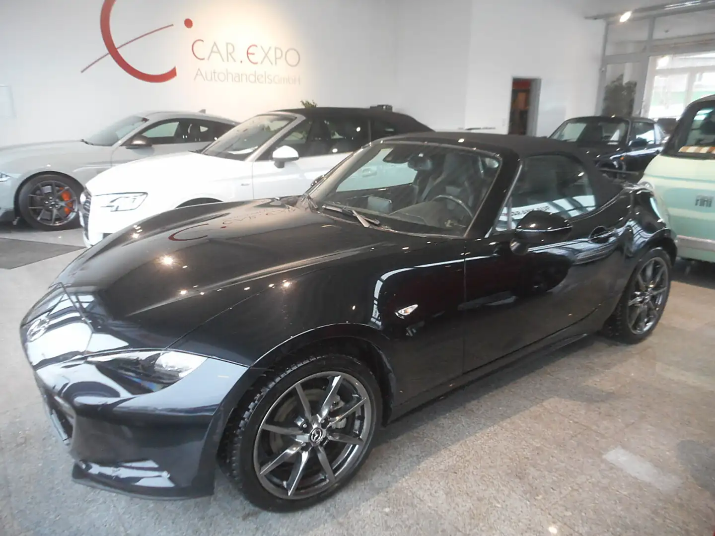 Mazda MX-5 G160 Revolution Top Schwarz - 1