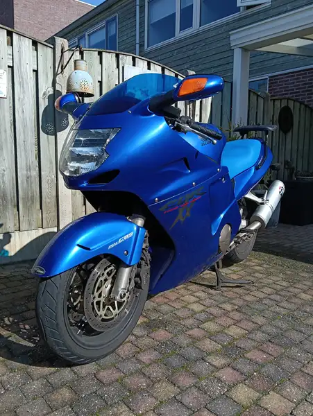 Honda CBR 1100 - foto 4