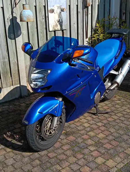 Honda CBR 1100 - foto 8