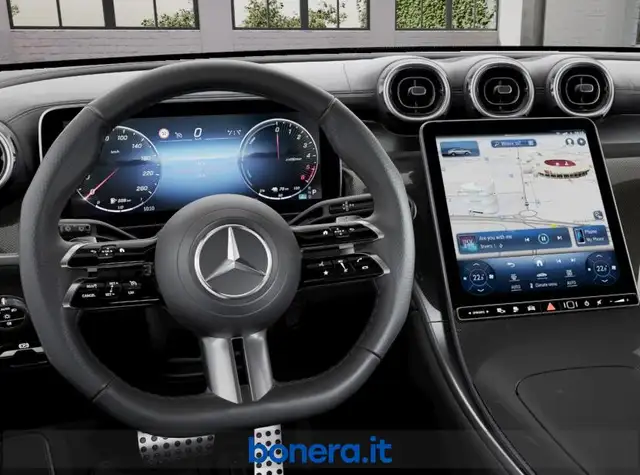 Mercedes-Benz GLC view 5