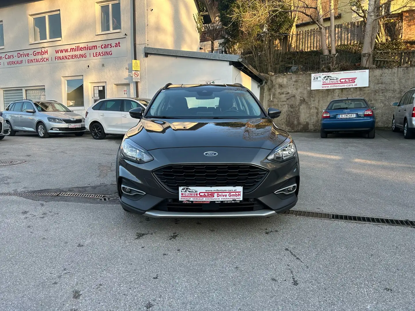 Ford Focus Traveller2,0EcoBlueSCRActive*Finanzierung FIX5,99% Gris - 2