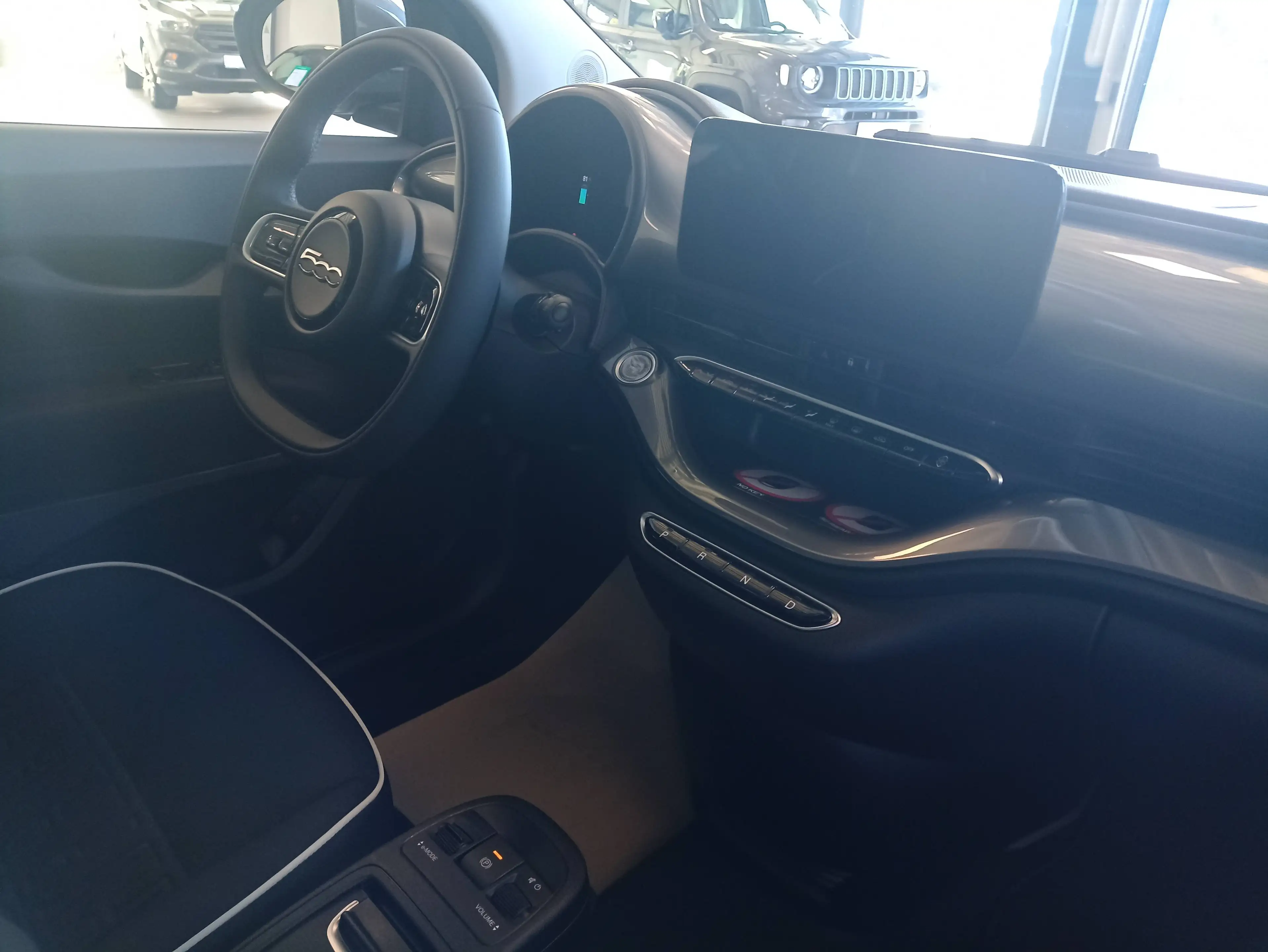 Fiat 500e 42kWh, Komfort+Style-Paket, Garantie — photo 11