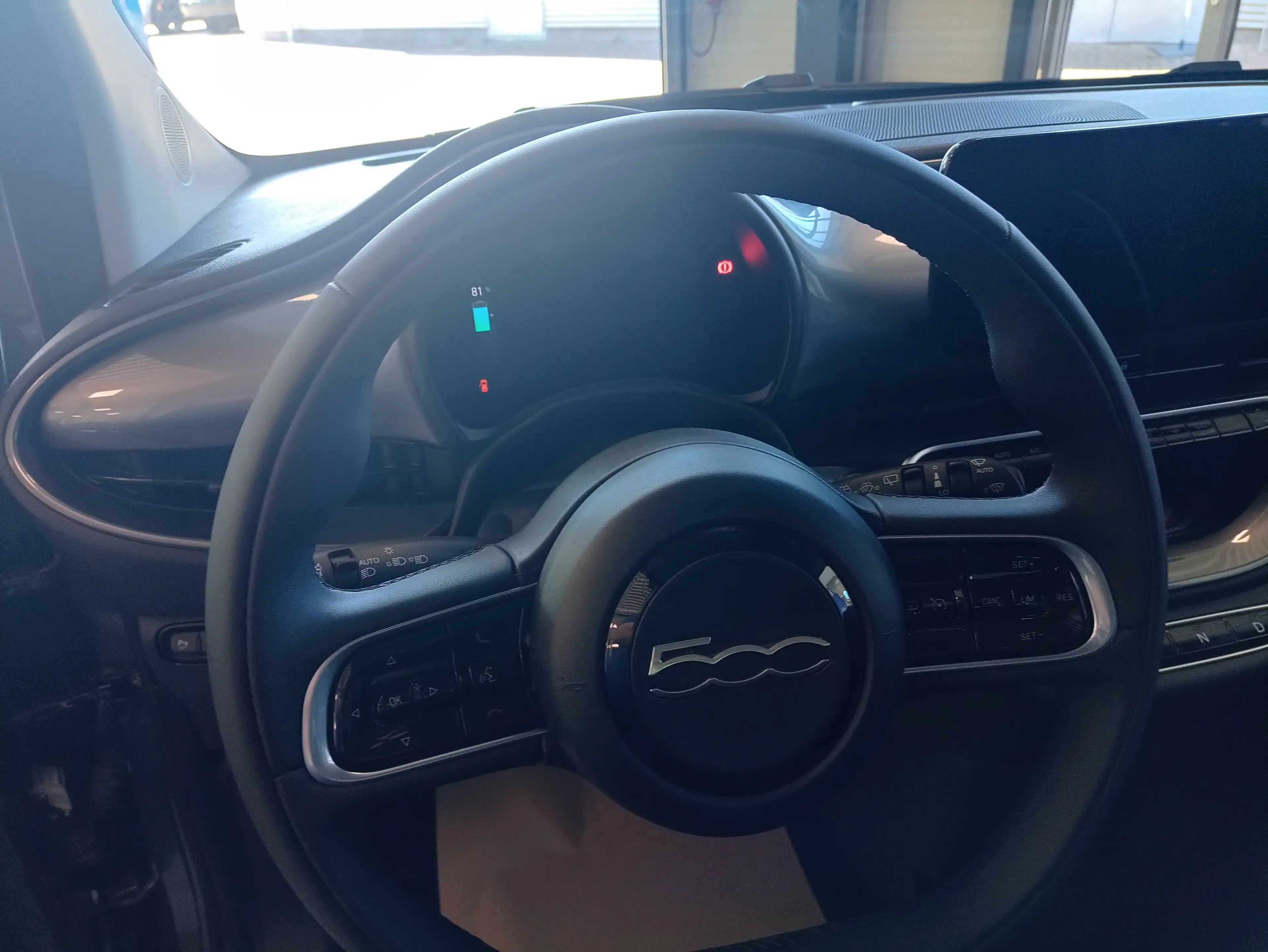 Fiat 500e 42kWh, Komfort+Style-Paket, Garantie — photo 7