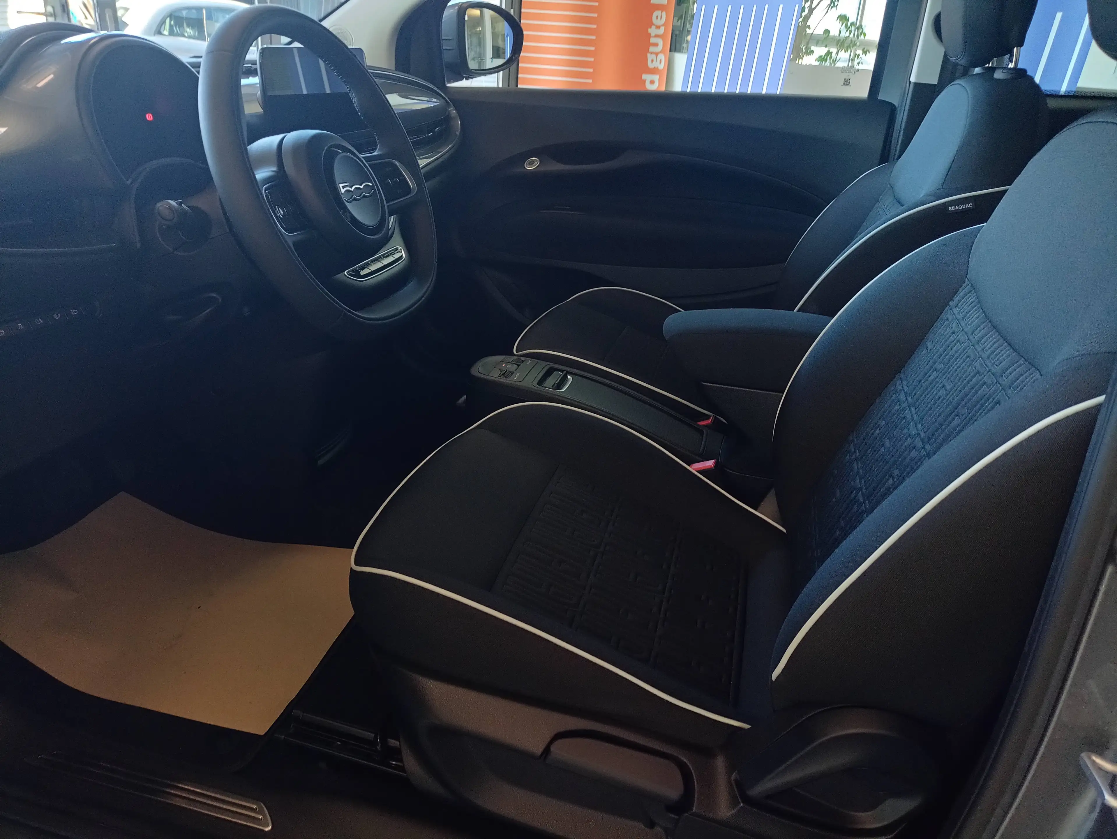 Fiat 500e 42kWh, Komfort+Style-Paket, Garantie — photo 3