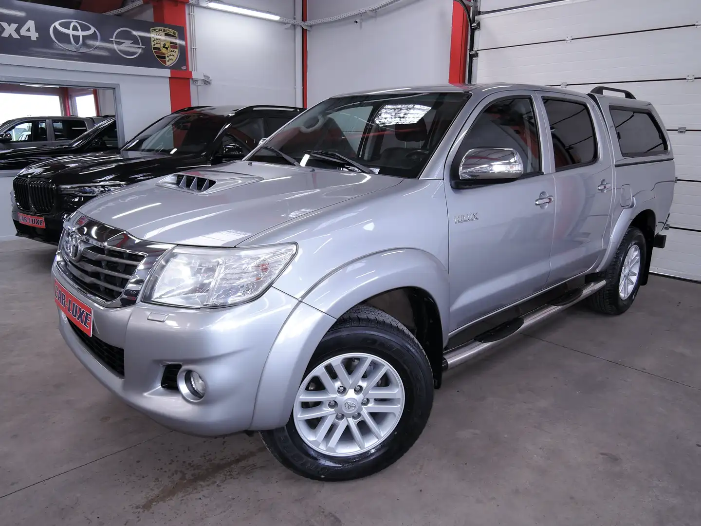 Toyota Hilux 3,0 D4D AUTO AMAZONIA 4X4 3500 kg TVA DEDUCTIBLE Plateado - 1