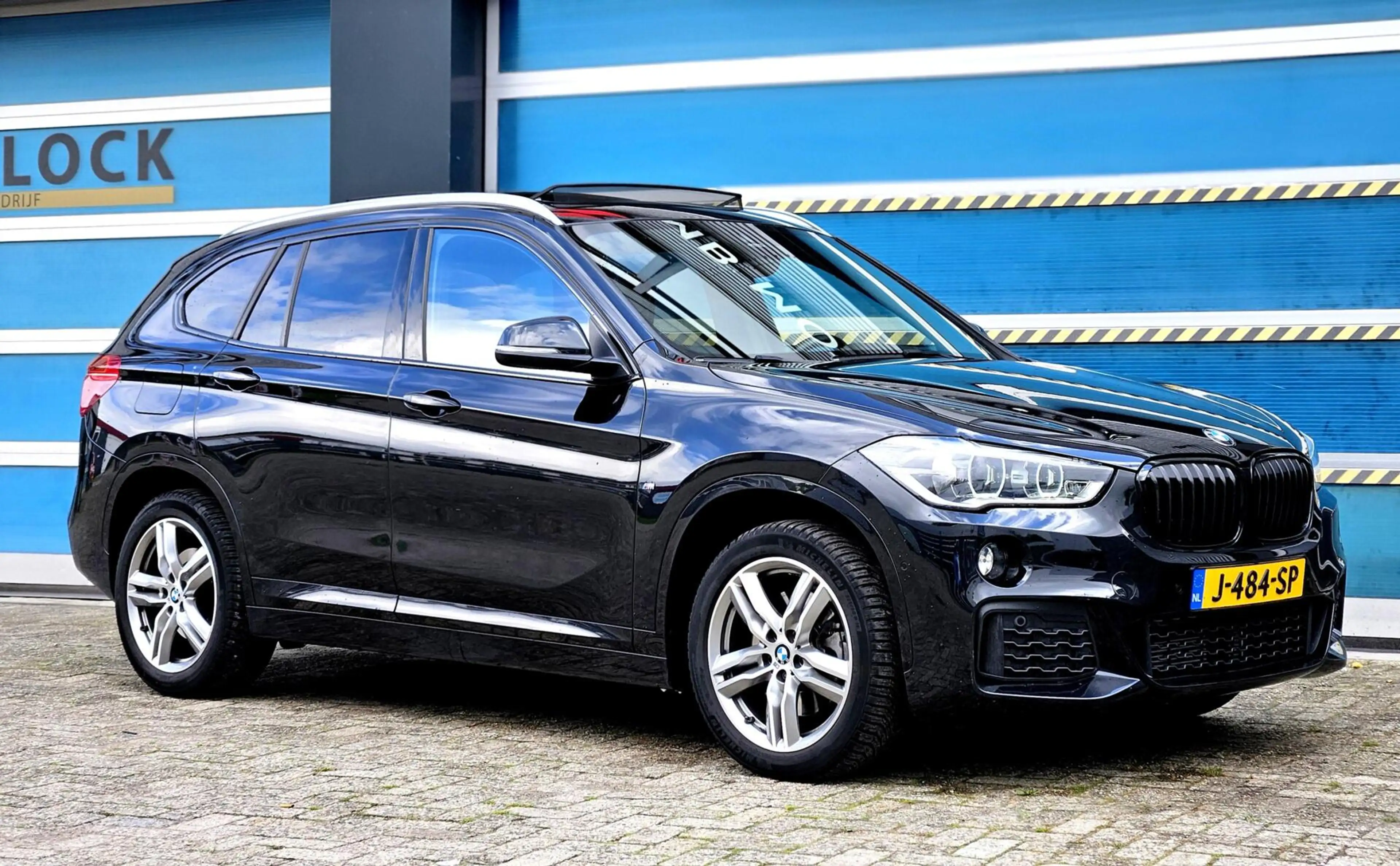 BMW X1 sDrive20i High Executive Edition M pakket — photo 2