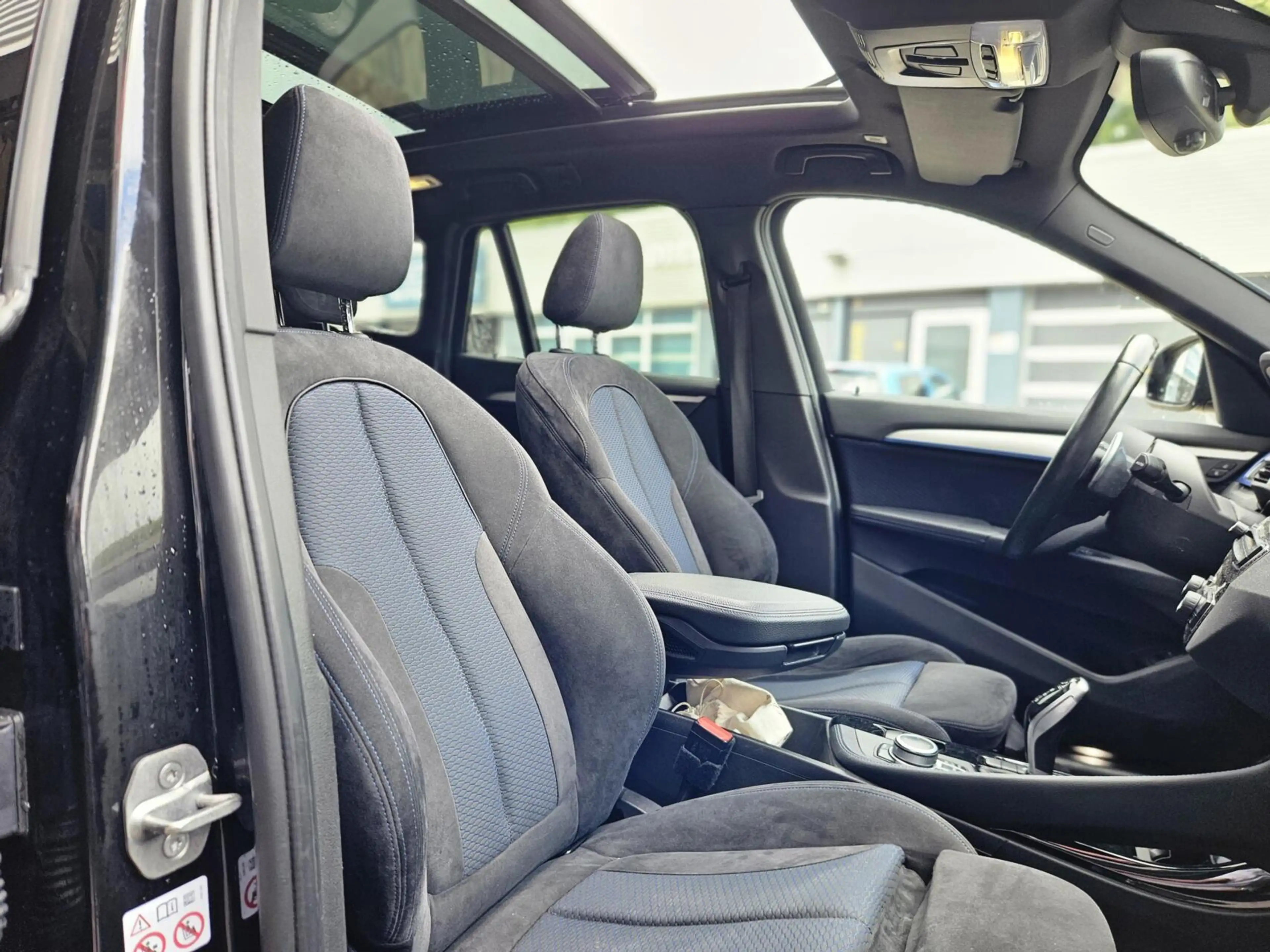 BMW X1 sDrive20i High Executive Edition M pakket — photo 13