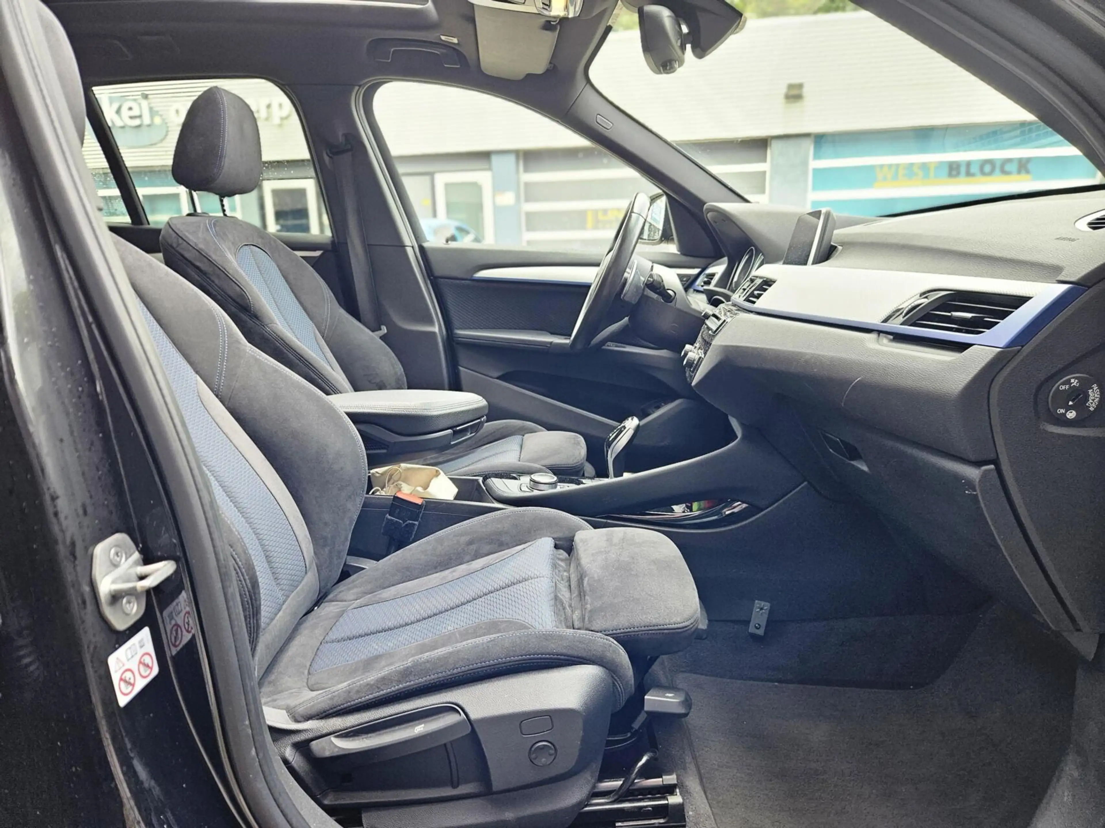 BMW X1 sDrive20i High Executive Edition M pakket — photo 12