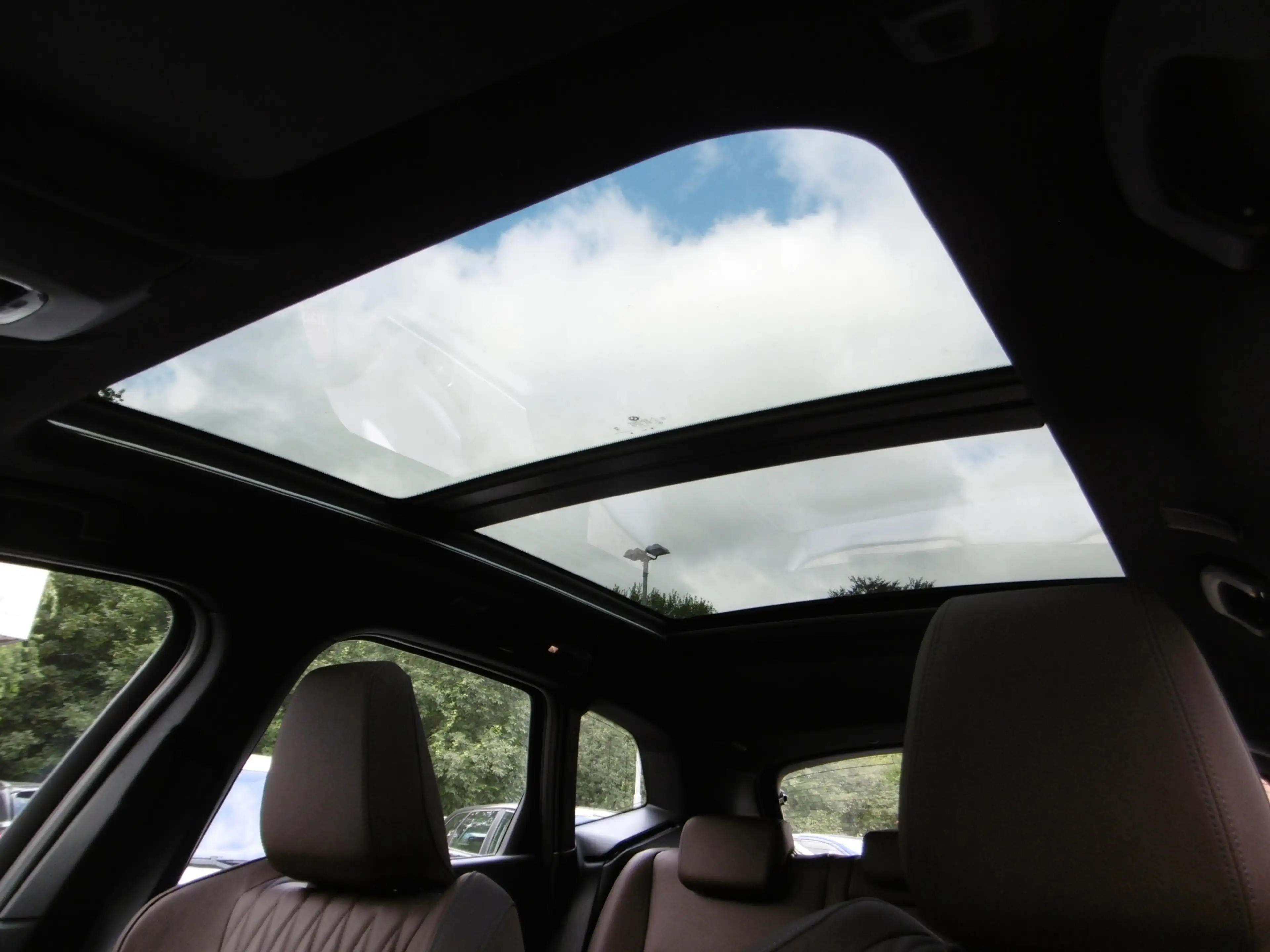 BMW 223 d Active Tourer xDrive M Sport Aut. Pano AHK — photo 8