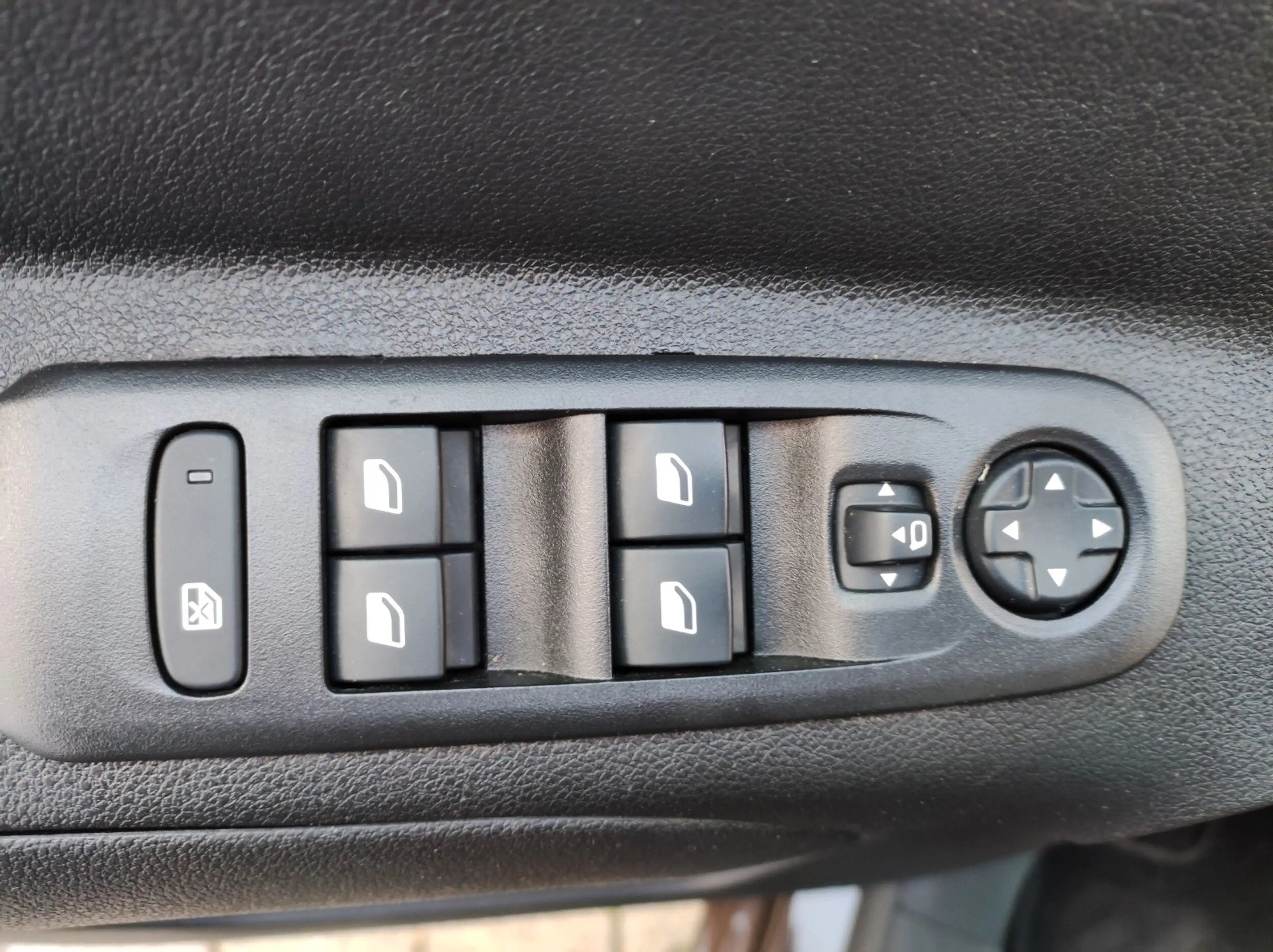 Opel Combo Life Innovation Autom KLIMA NAVI Winterp — photo 11