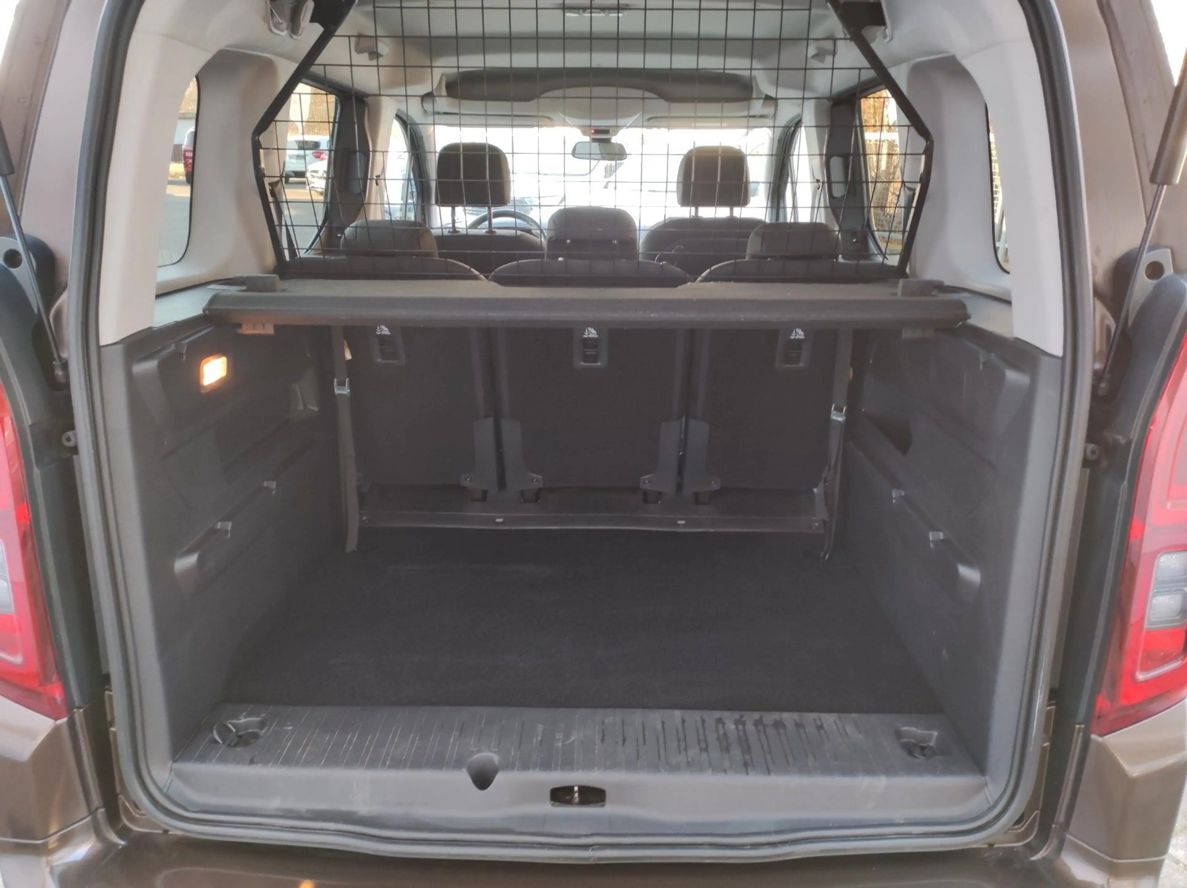 Opel Combo Life Innovation Autom KLIMA NAVI Winterp — photo 4