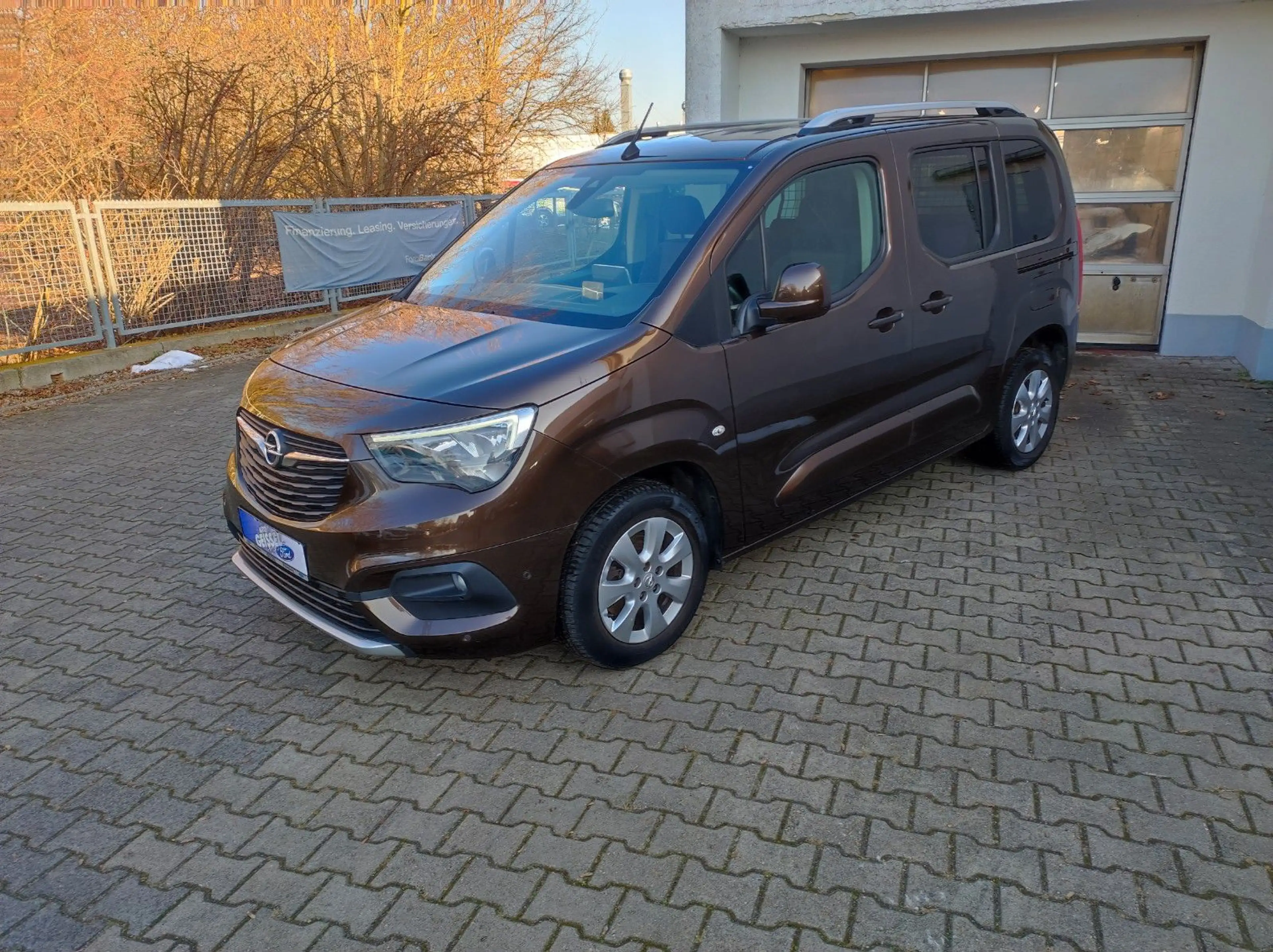 Opel Combo Life Innovation Autom KLIMA NAVI Winterp — photo 2