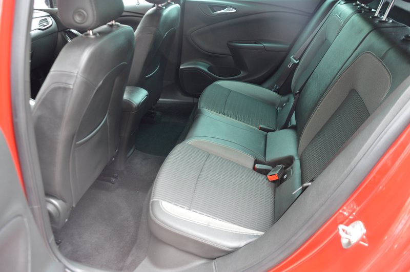 Opel Astra 1.5Turbo D Elegance BOITE AUT NAV CAM CLIM 65.435KM — photo 9