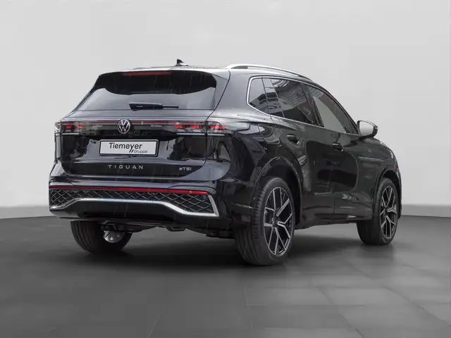 Volkswagen Tiguan view 3