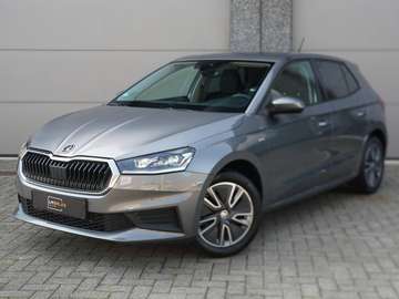 Fabia 1.0 TSI Ambition Tour * LED CRISTAL LICHTEN / CAMERA / VERWARMDE ZETELS / DRAADLOOS LADEN / DRAADLOZE CARPLAY *