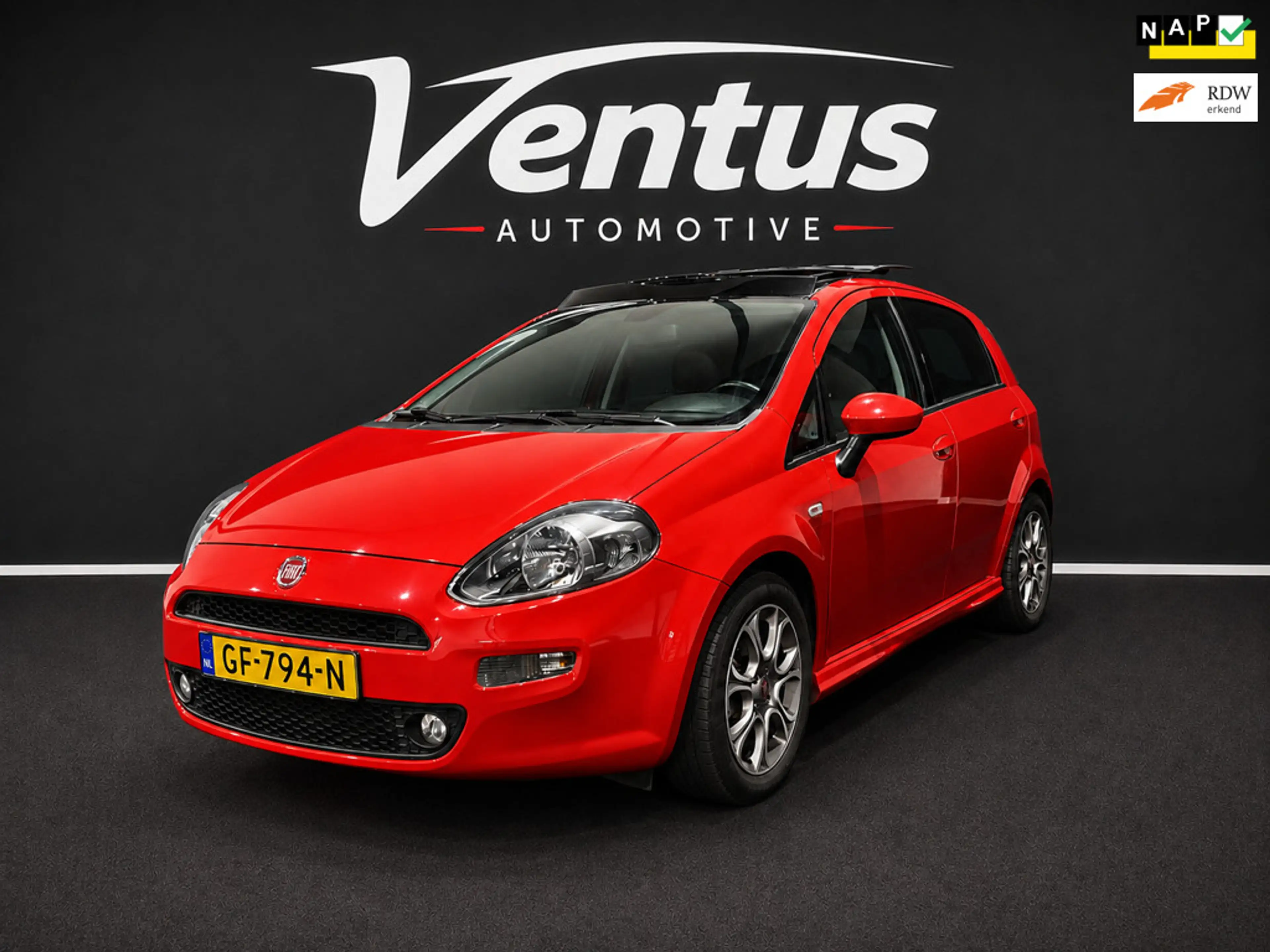 Fiat Punto Evo 0.9 TwinAir Lounge / 1eigenaar / Pano / NAP / trek