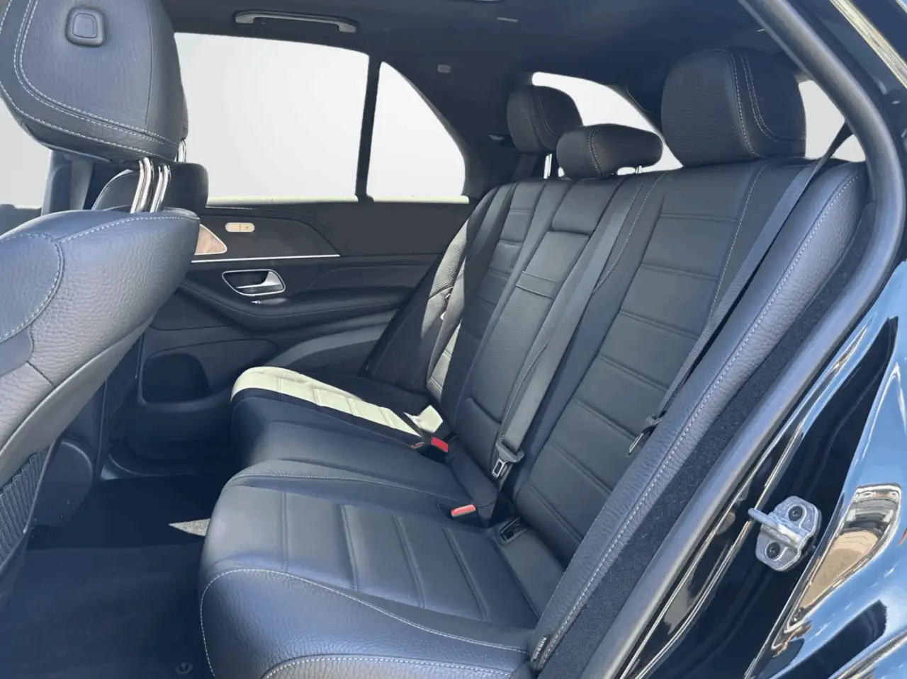 Mercedes-Benz GLE снимка Mercedes-Benz GLE