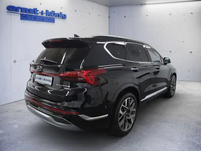 Hyundai Santa Fe view 3