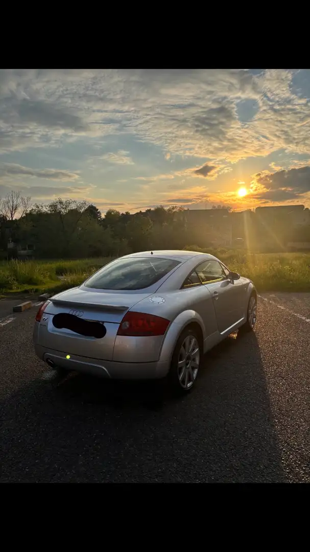 Audi TT 1.8T Gris - 2