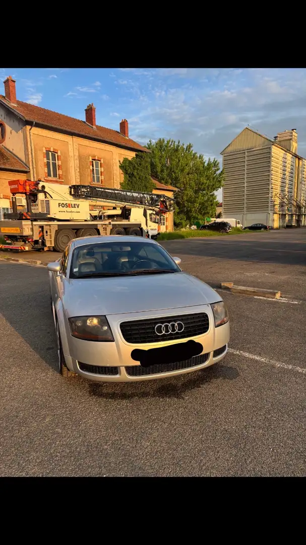 Audi TT 1.8T Gris - 1