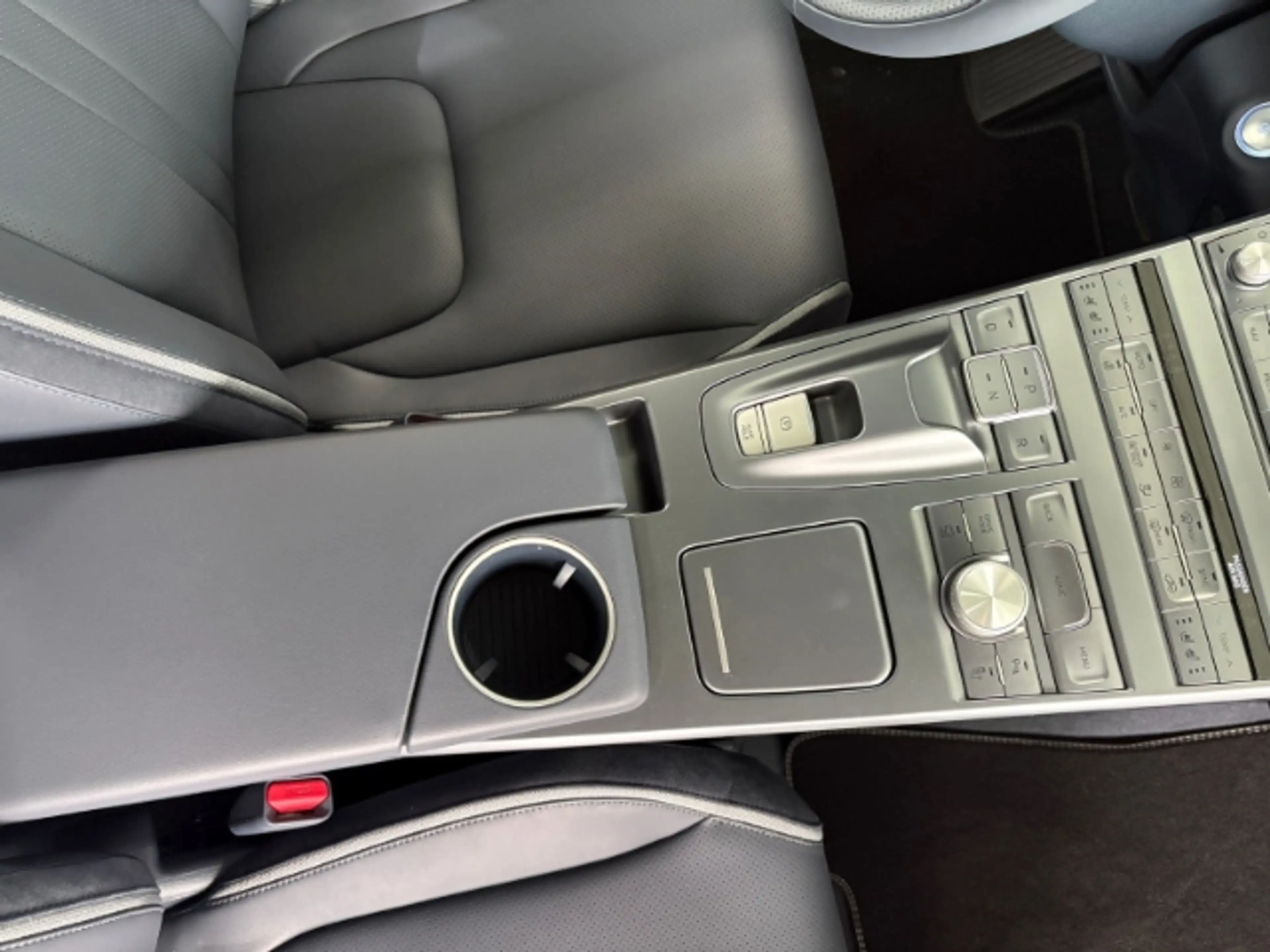 Hyundai NEXO Hyundai Premium-Paket El. Panodach Navi Digitales — photo 14