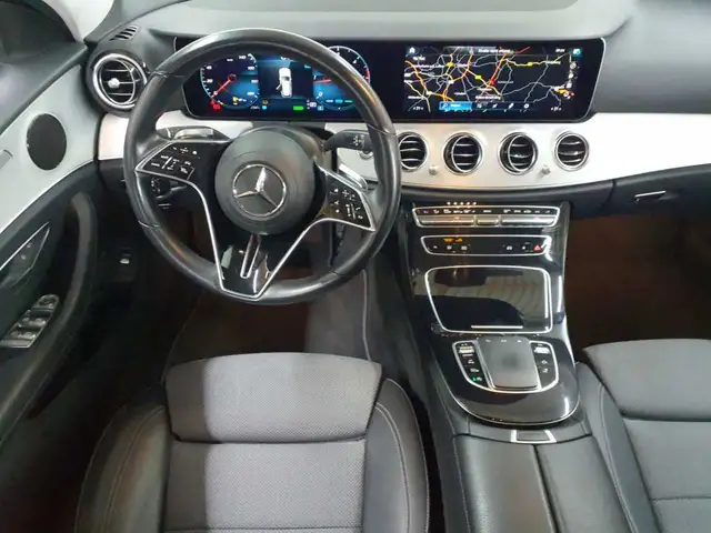 Mercedes-Benz E-Class view 9