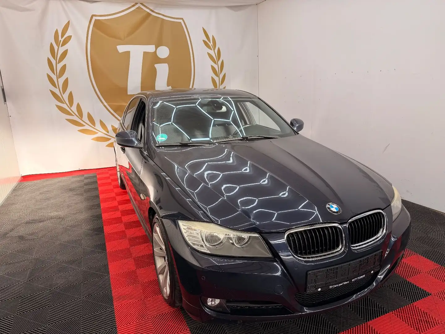 BMW 320 *Limousine*320i*LCI*wenig-Kilometer*TÜV* Blau - 2