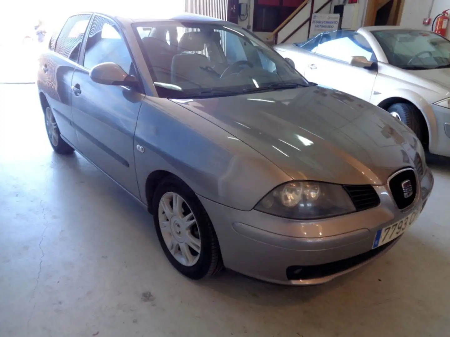 SEAT Cordoba 1.9TDi Stella Šedá - 2