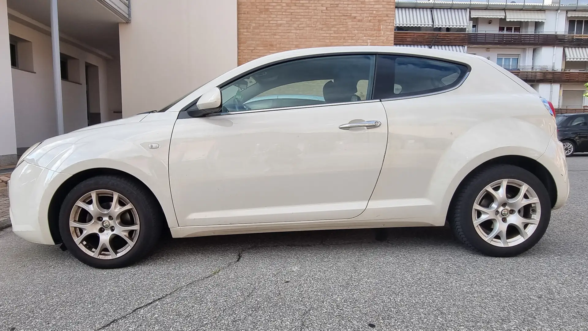 Alfa Romeo MiTo MiTo 1.4 m.air Distinctive 105cv Bianco - 1