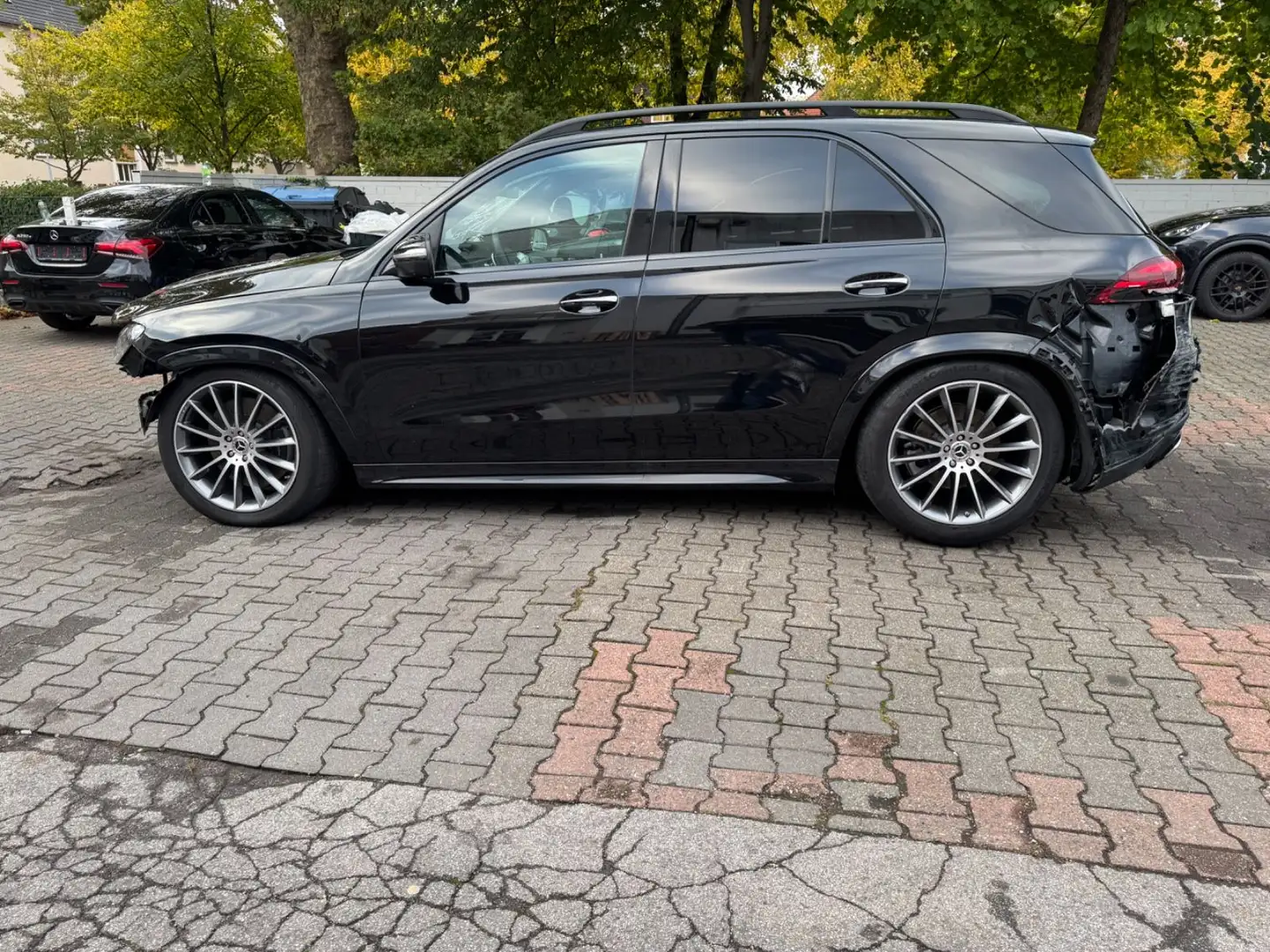Mercedes-Benz GLE 450 d 4M AMG Line HeadUp DTR+Q 360° 7-Sitzer Schwarz - 2
