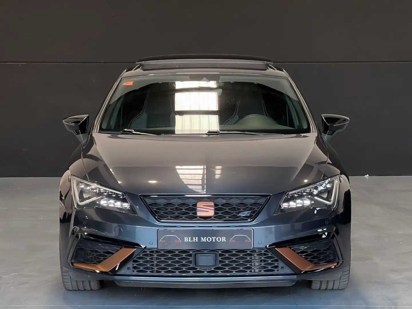 SEAT Leon ST 2.0 TSI S&S Cupra DSG7 290 Gris - 2