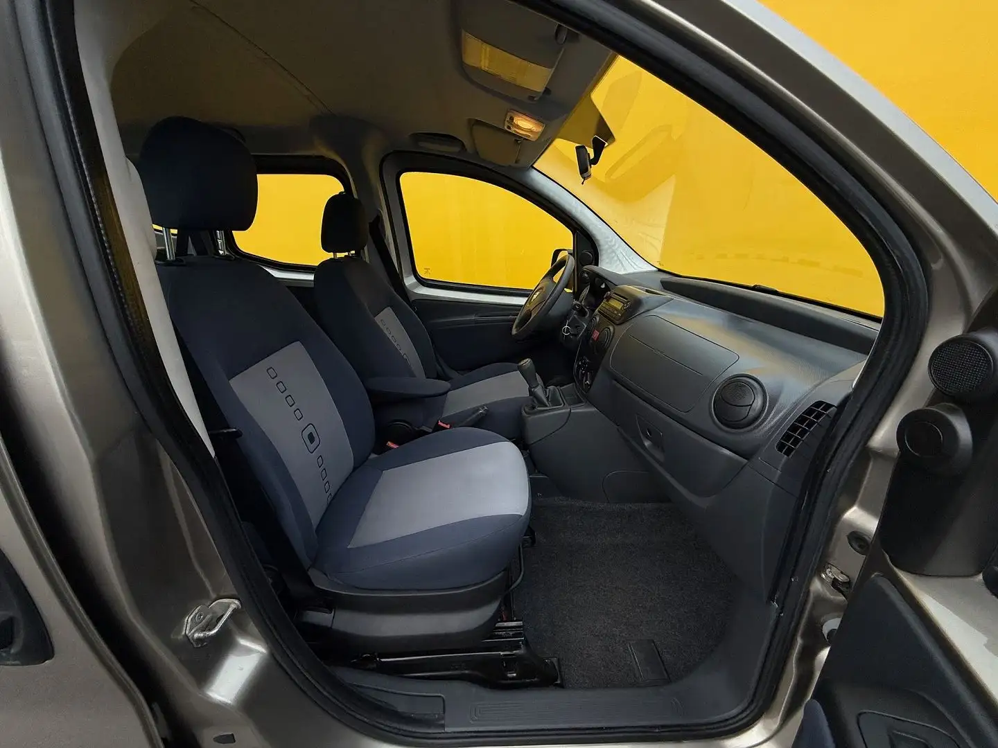 Citroen Nemo 1.4 HDI70 CONFORT 5P Beige - 2