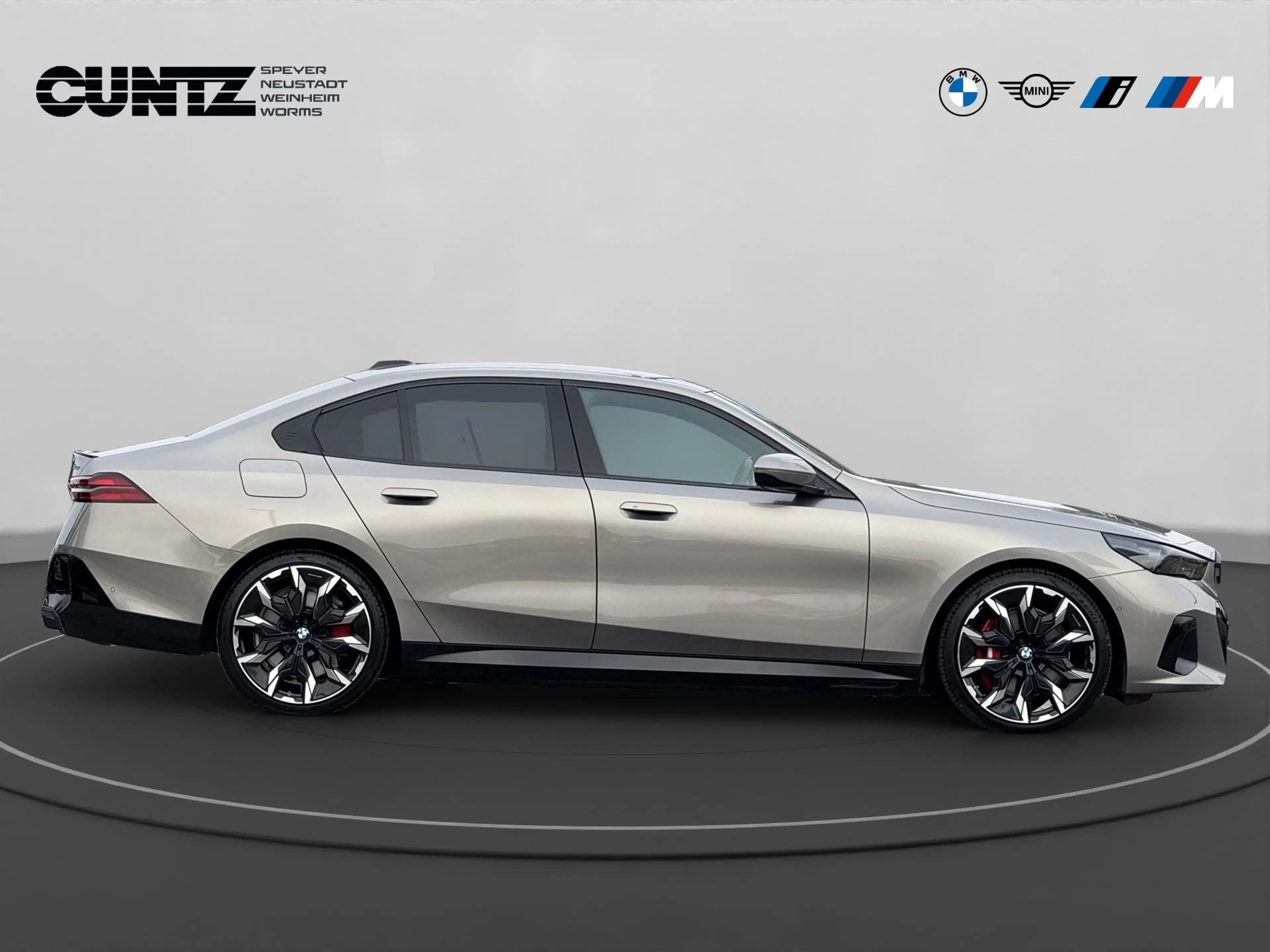 BMW 550 e xDrive Limousine M Paket Pro B&W HiFi Panorama 3 — photo 5